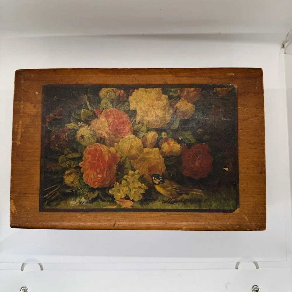 Cedar VTG Footed Keepsake Trinket Jewelry Dovetail Hinged Box Floral Print